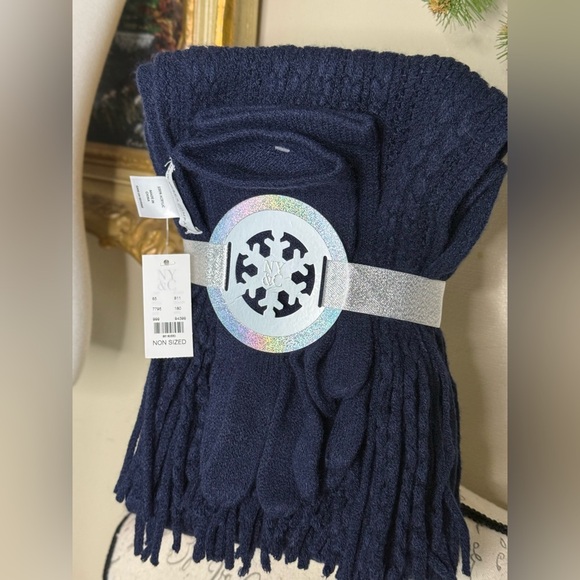 New York & Company Blue Knitted Scarf with Fringe Glove Set NWT‼️FINAL SALE - Picture 2 of 4